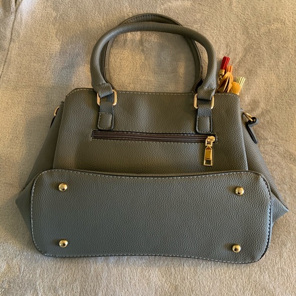 Purse w/shoulder strap - Picture 2 of 7